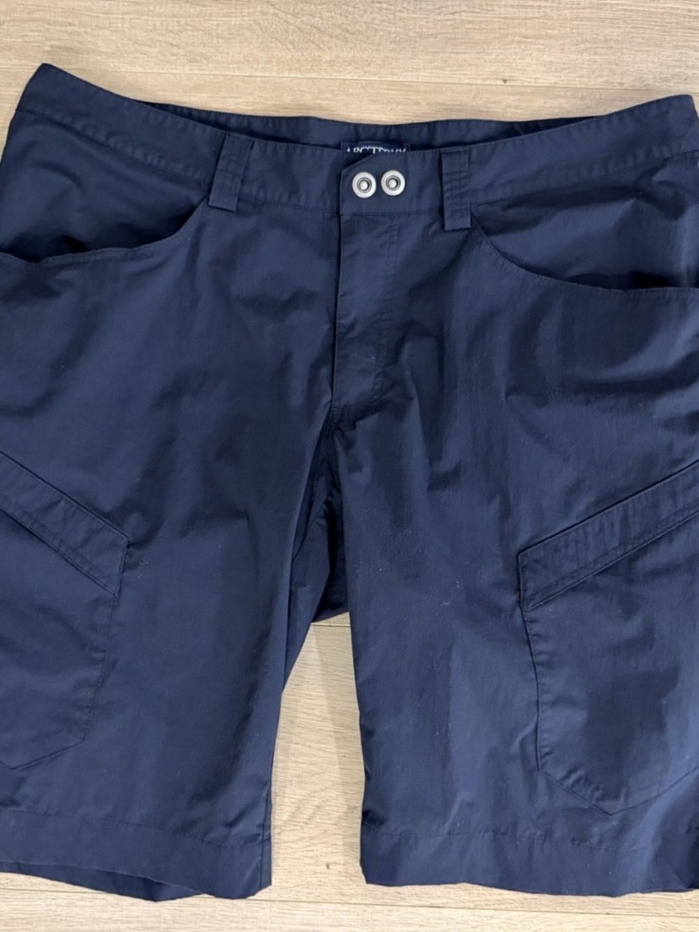 Arc'teryx Rampart Black Cargo Shorts Sz 38 Pockets Hiking Nylon Camp